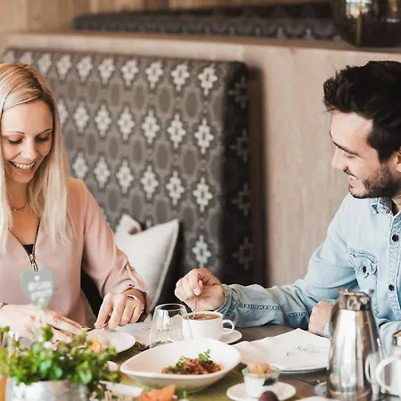 Alpine Goies Superior (adults Only) מלון לאדיס